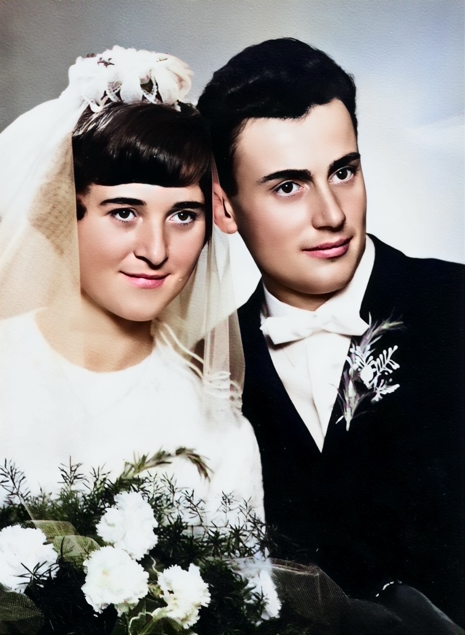 Fotorestauration Fotorestauration, Restauration alter Bilder, Bilder aufarbeiten, Antike Bilder, Bild restaurieren, Restaurierung Bilder, Reparatur und Vergrößerung von alten, antiken Fotos, Antike Fotos nachbearbeiten, Aufbereiten von Fotos, Bildberarbeitung, Fotorestaurierung und Fotoreparatur für Fotos, Dias, Negative. Fotoretusche, Bildkorrektur, Bildrekonstruktion.
